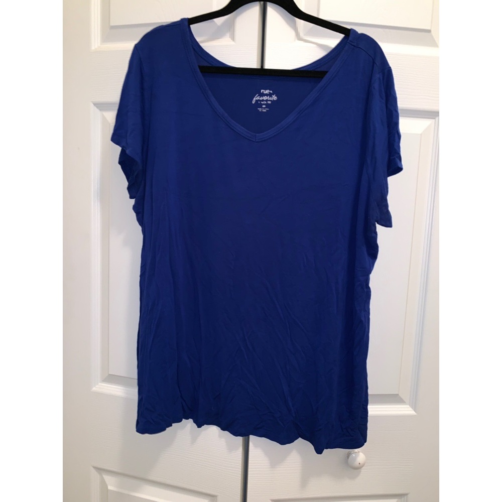 Plus size v neck top